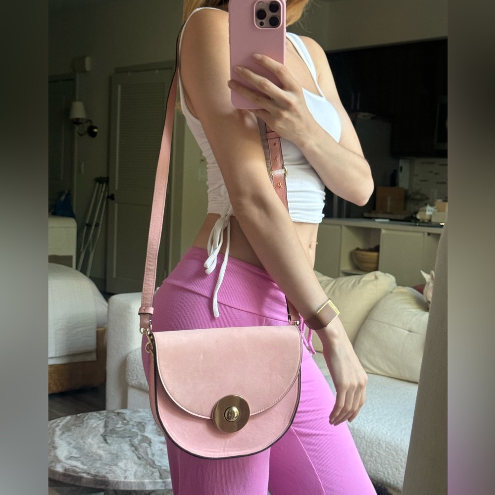 Tara Jarmon Pink Leather Saddle Bag Made in Italy Gold Hardware Parisian Chic - Picture 11 of 11